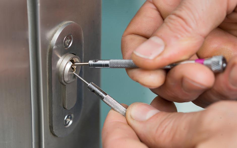 Tuto - Comment ouvrir une porte de voiture sans clé et sans dégât en moin  d'une minute 